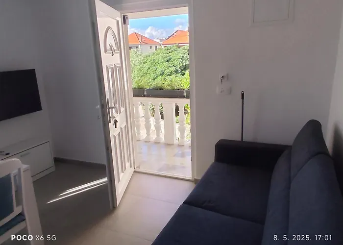 Frle 3 Apartment Zadar